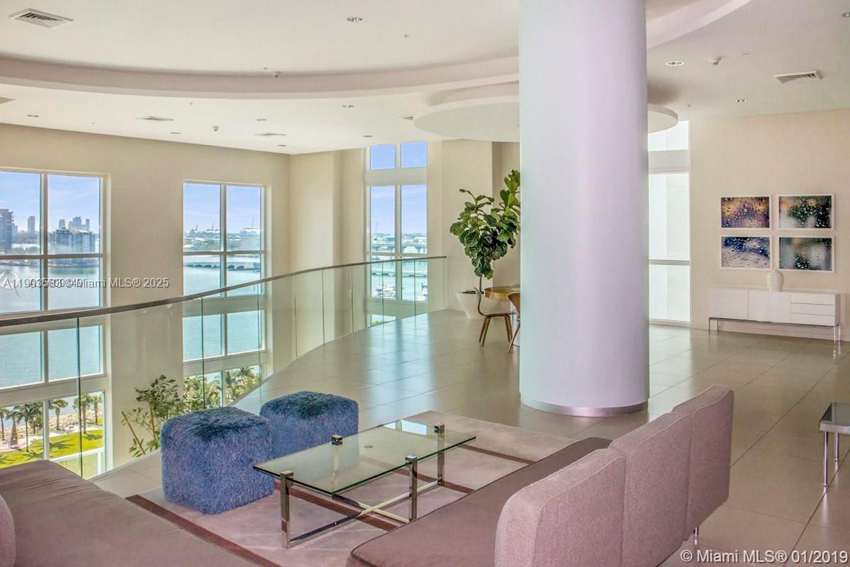 1900 N BAYSHORE DR #212