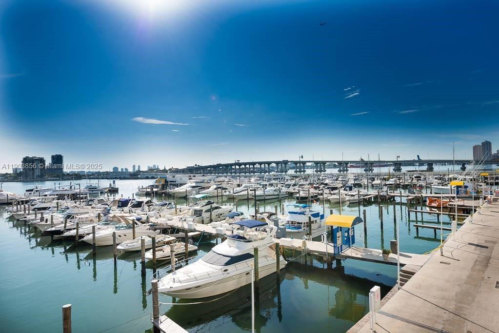 1717 N Bayshore Dr # 3852, Miami Unit: A-3852