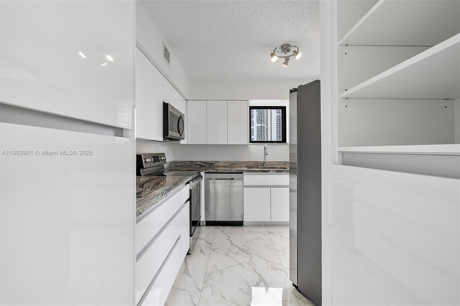 3300 NE 192nd St # 813