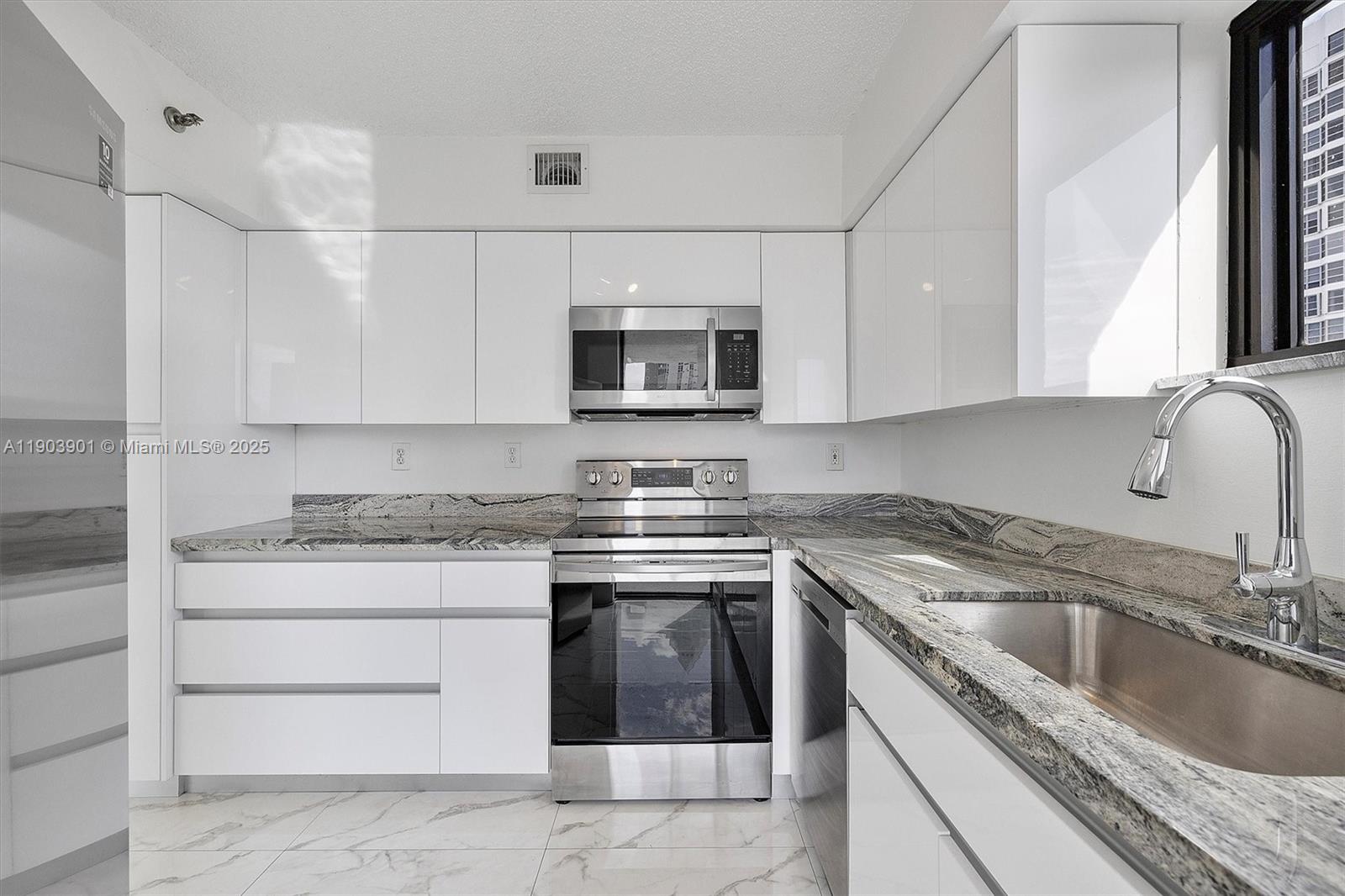 3300 NE 192nd St # 813