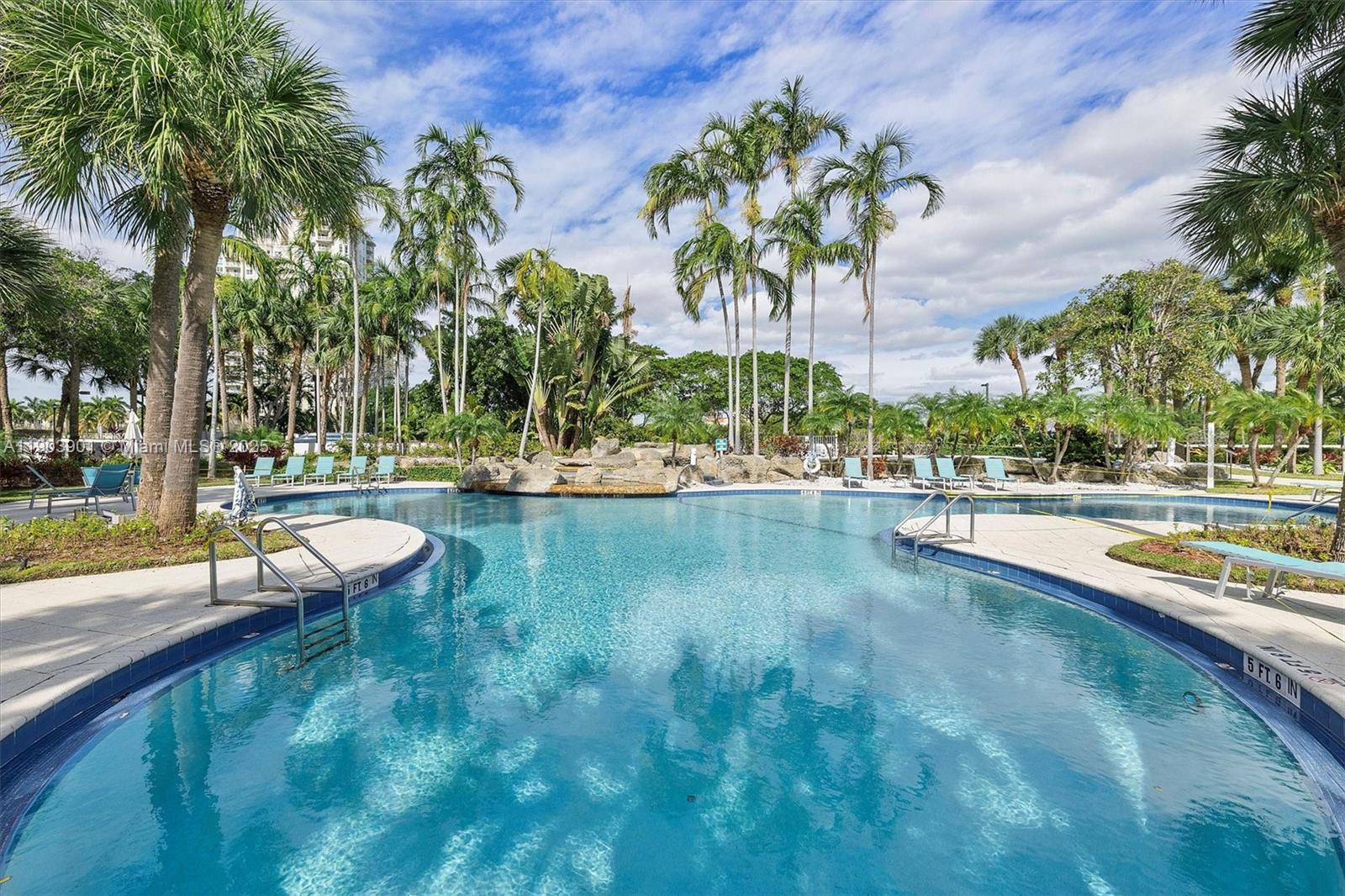 3300 NE 192nd St # 813