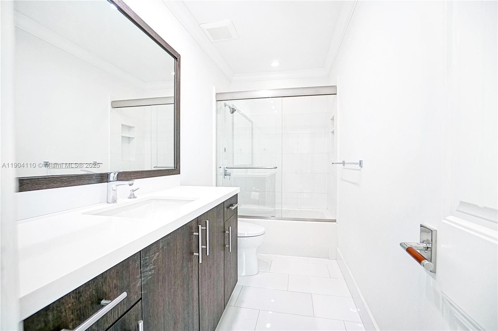 365 W Enid Dr