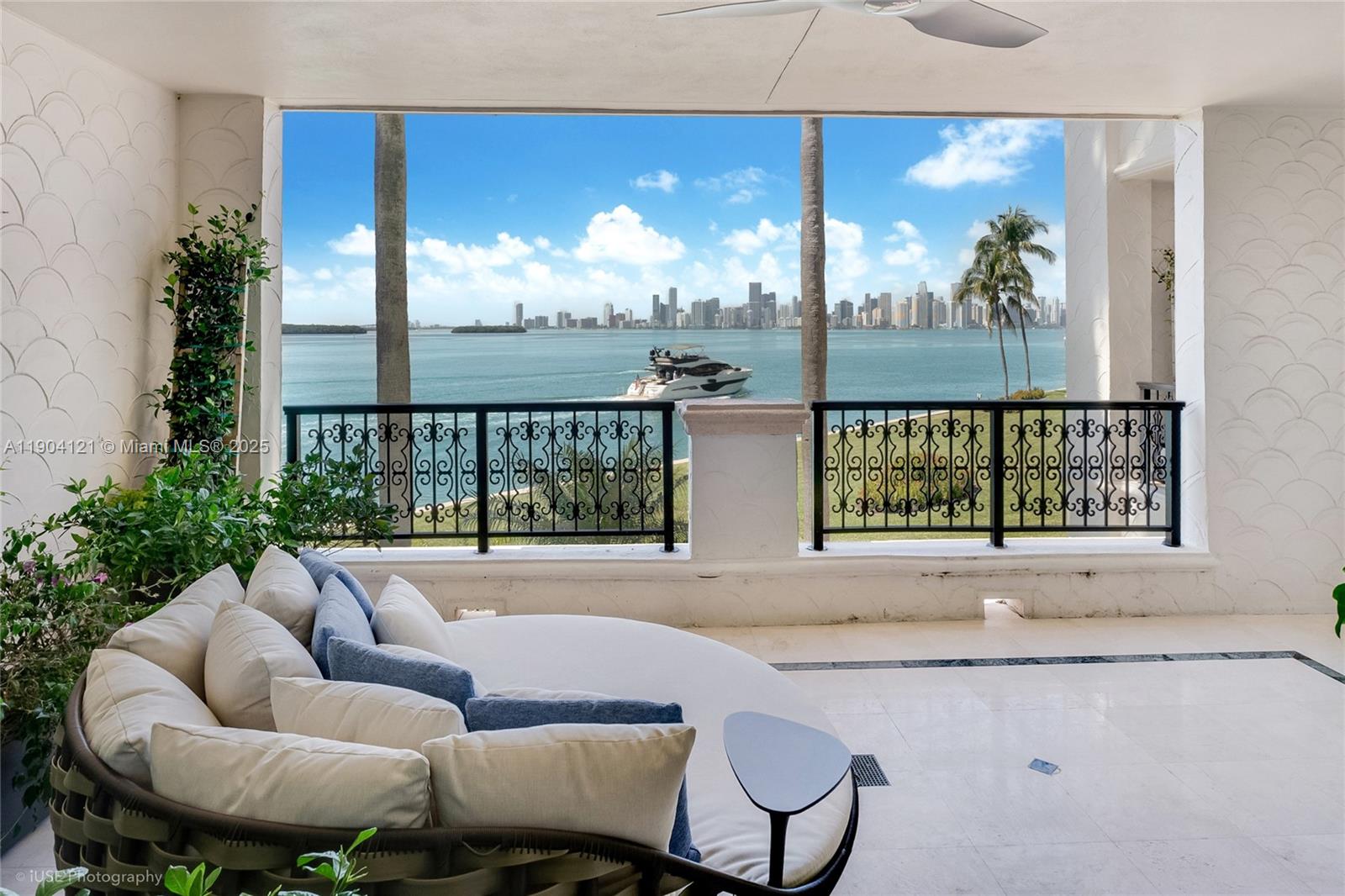 4822 Fisher Island Dr # 4822