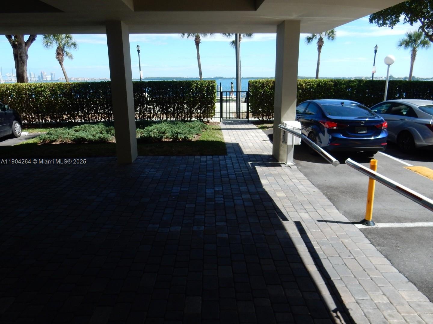 1420 Brickell Bay Dr # 1406D