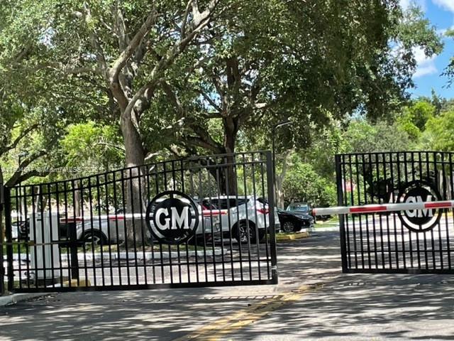 10125 W Sunrise Blvd # 104