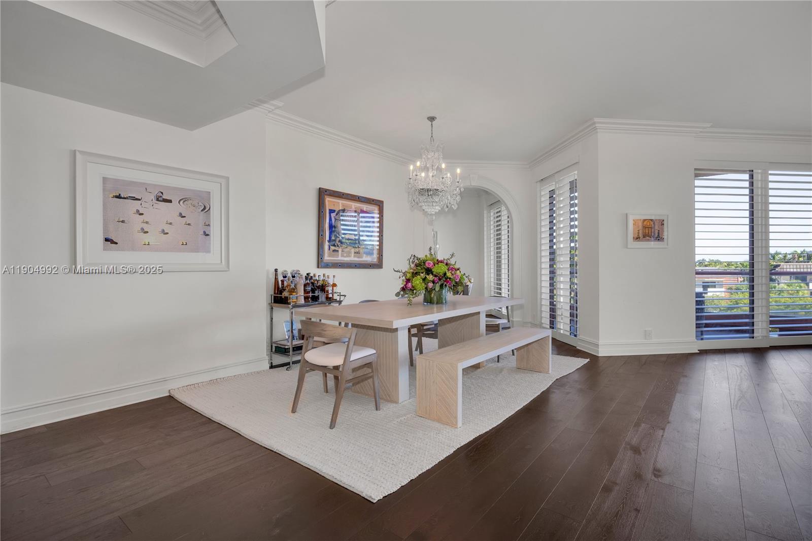 10 Edgewater Dr # 4F