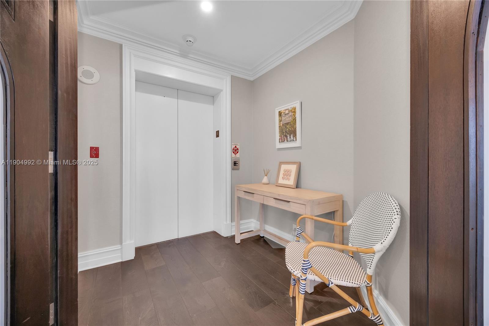 10 Edgewater Dr # 4F