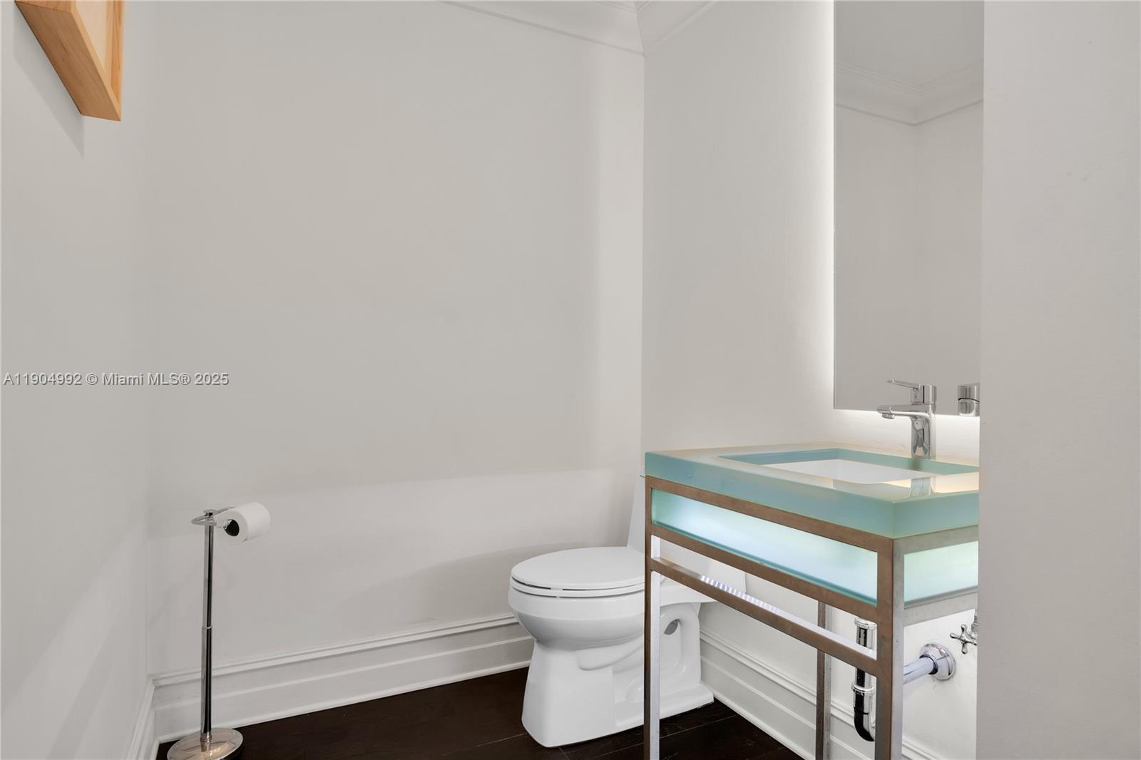 10 Edgewater Dr # 4F