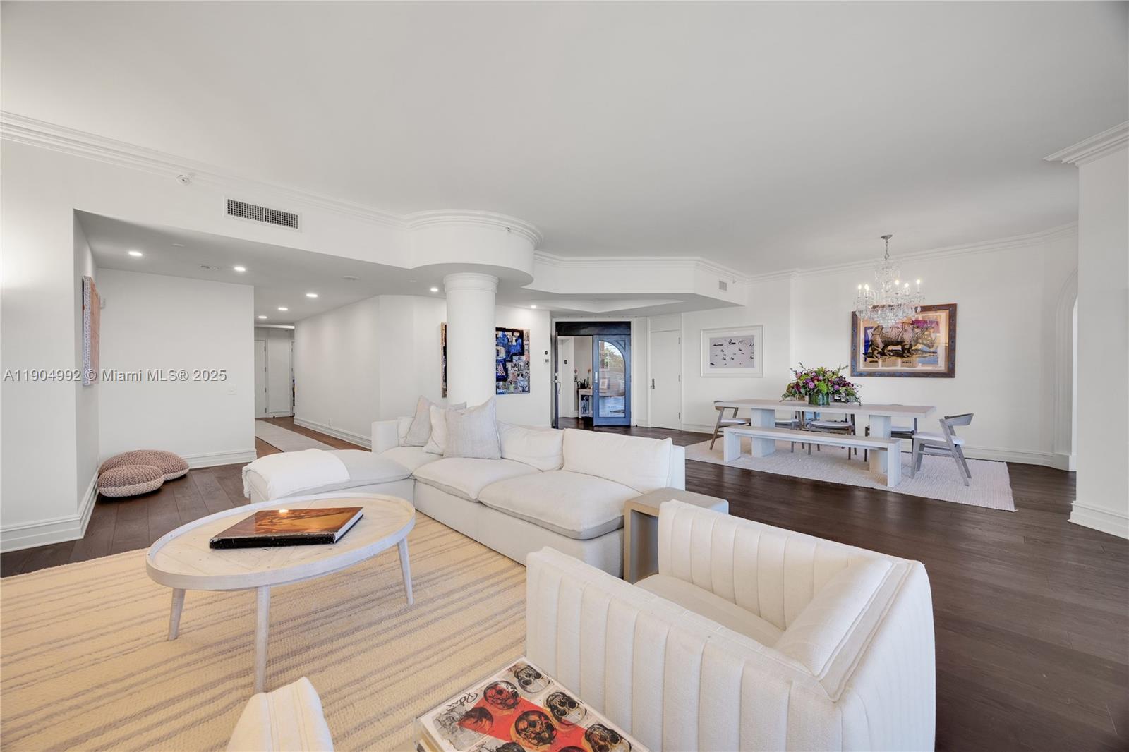 10 Edgewater Dr # 4F