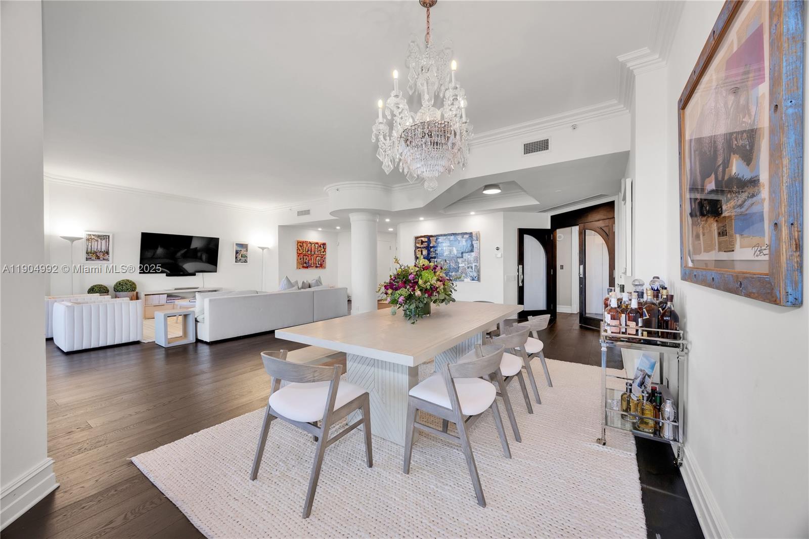 10 Edgewater Dr # 4F