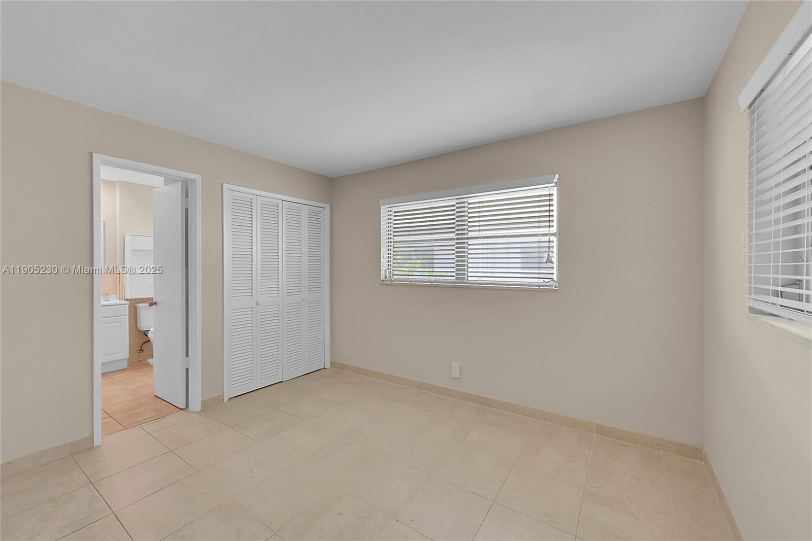 3217 NE 11th St # 10