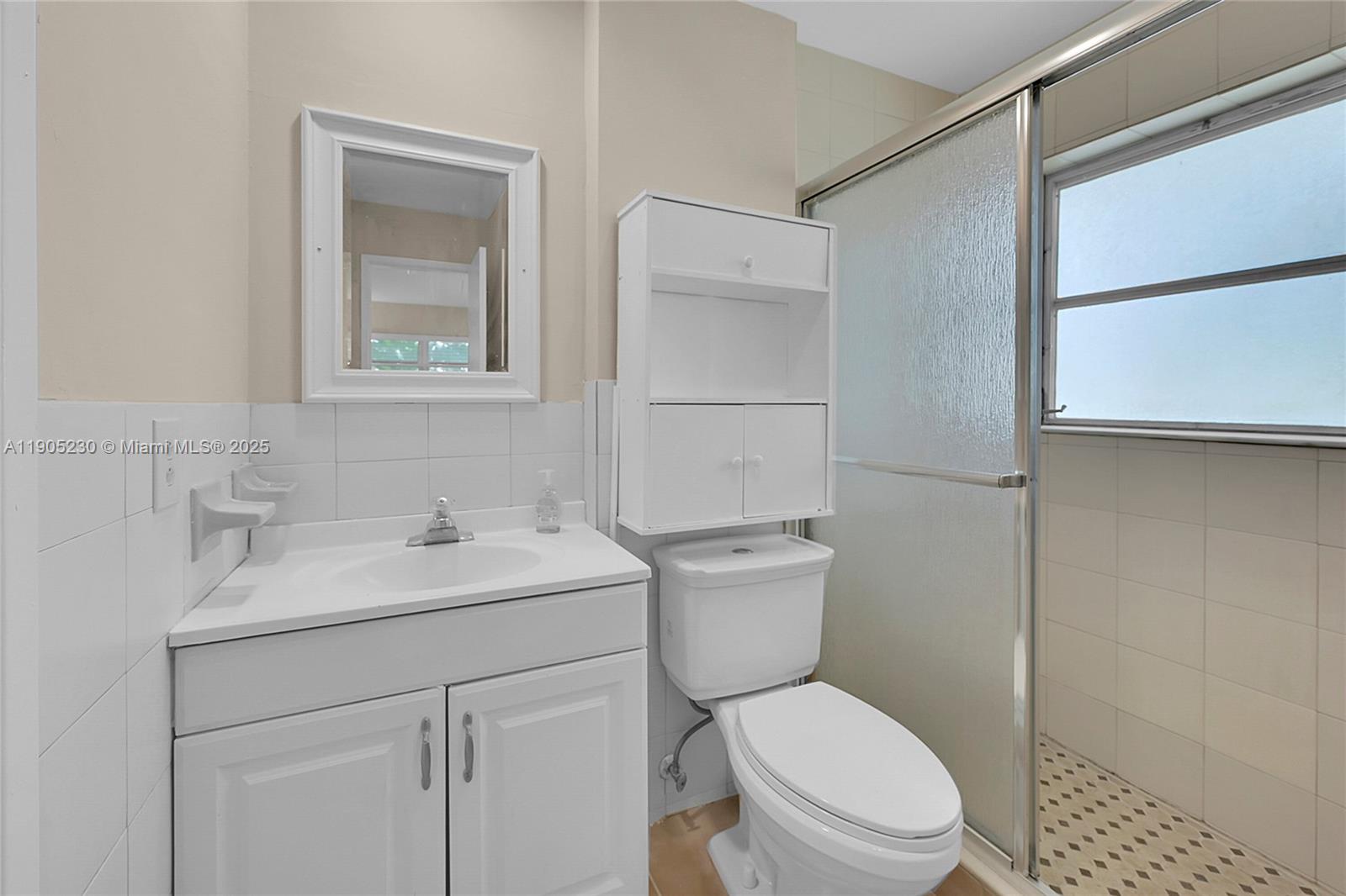 3217 NE 11th St # 10