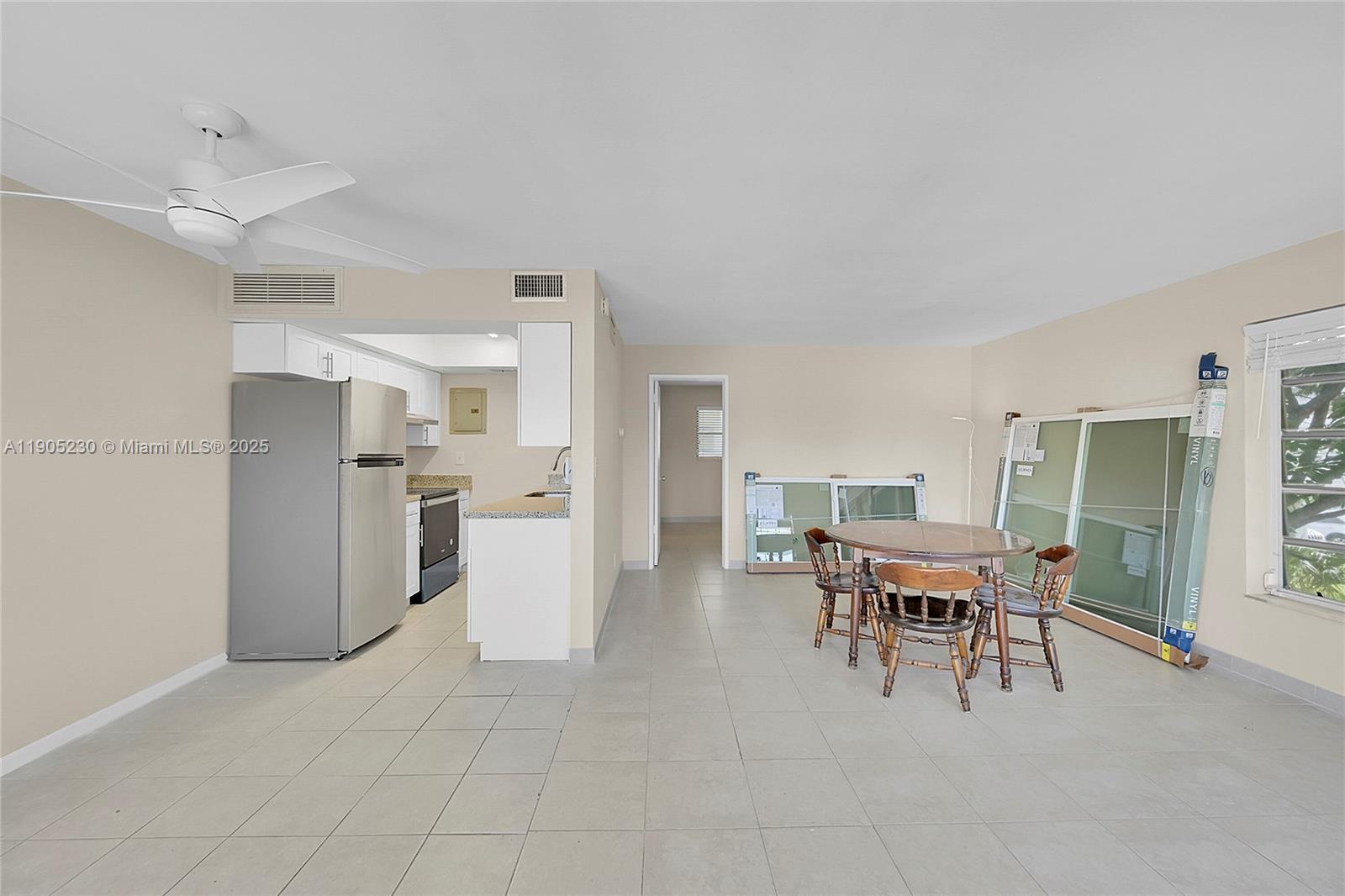 3217 NE 11th St # 10