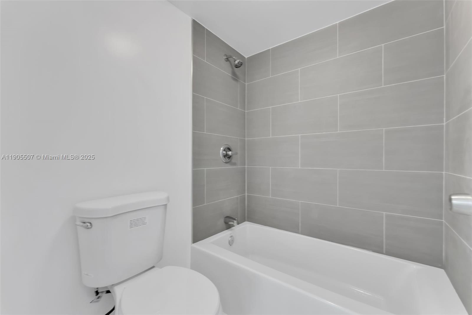 9730 Hammocks Blvd # 28 Unit: 101-28