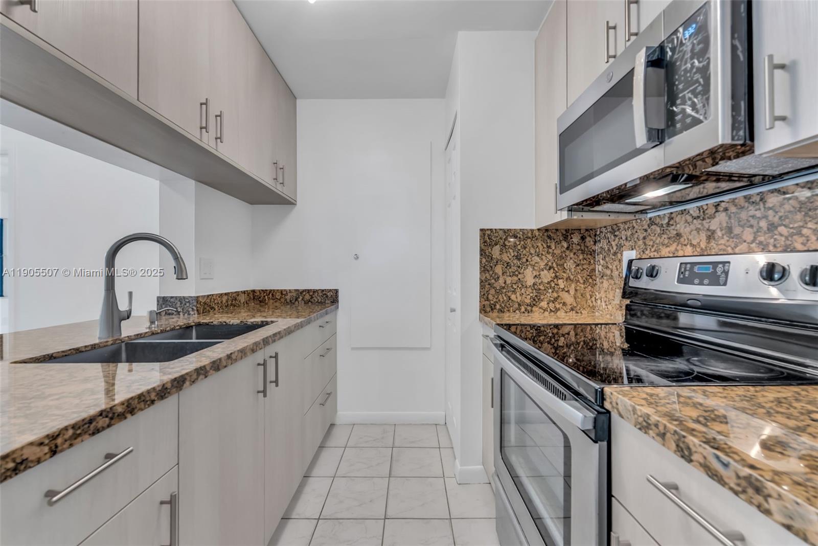 9730 Hammocks Blvd # 28 Unit: 101-28