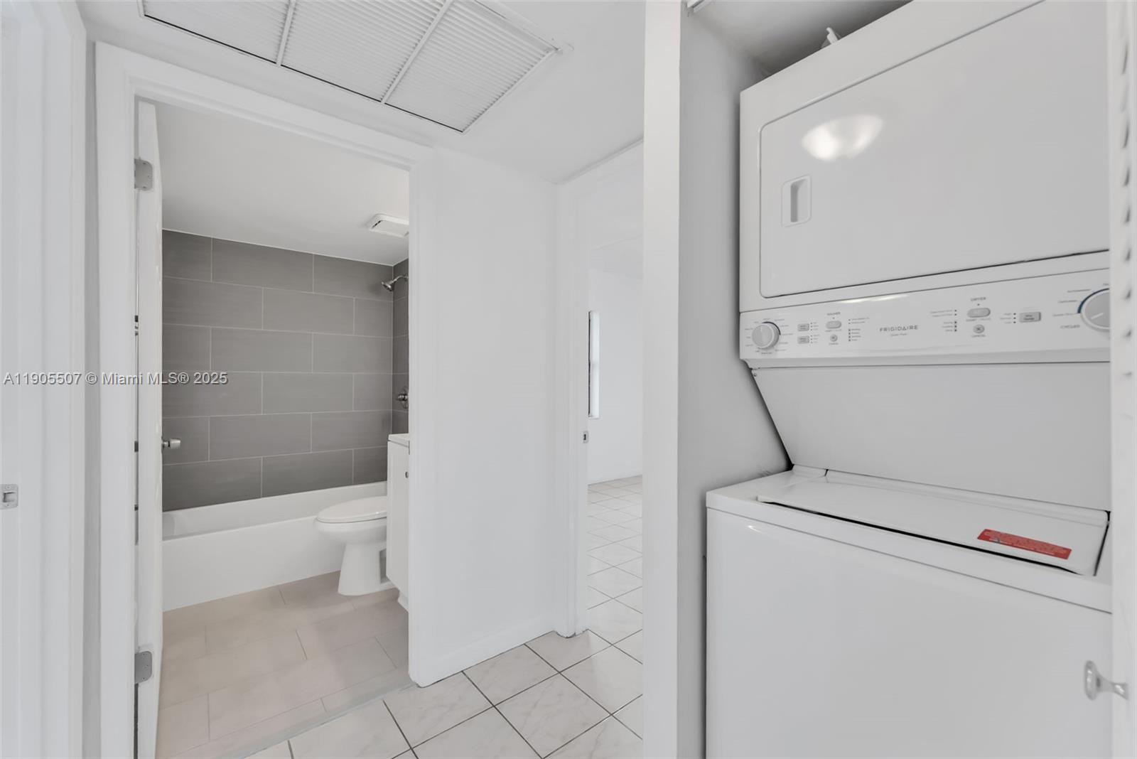 9730 Hammocks Blvd # 28 Unit: 101-28