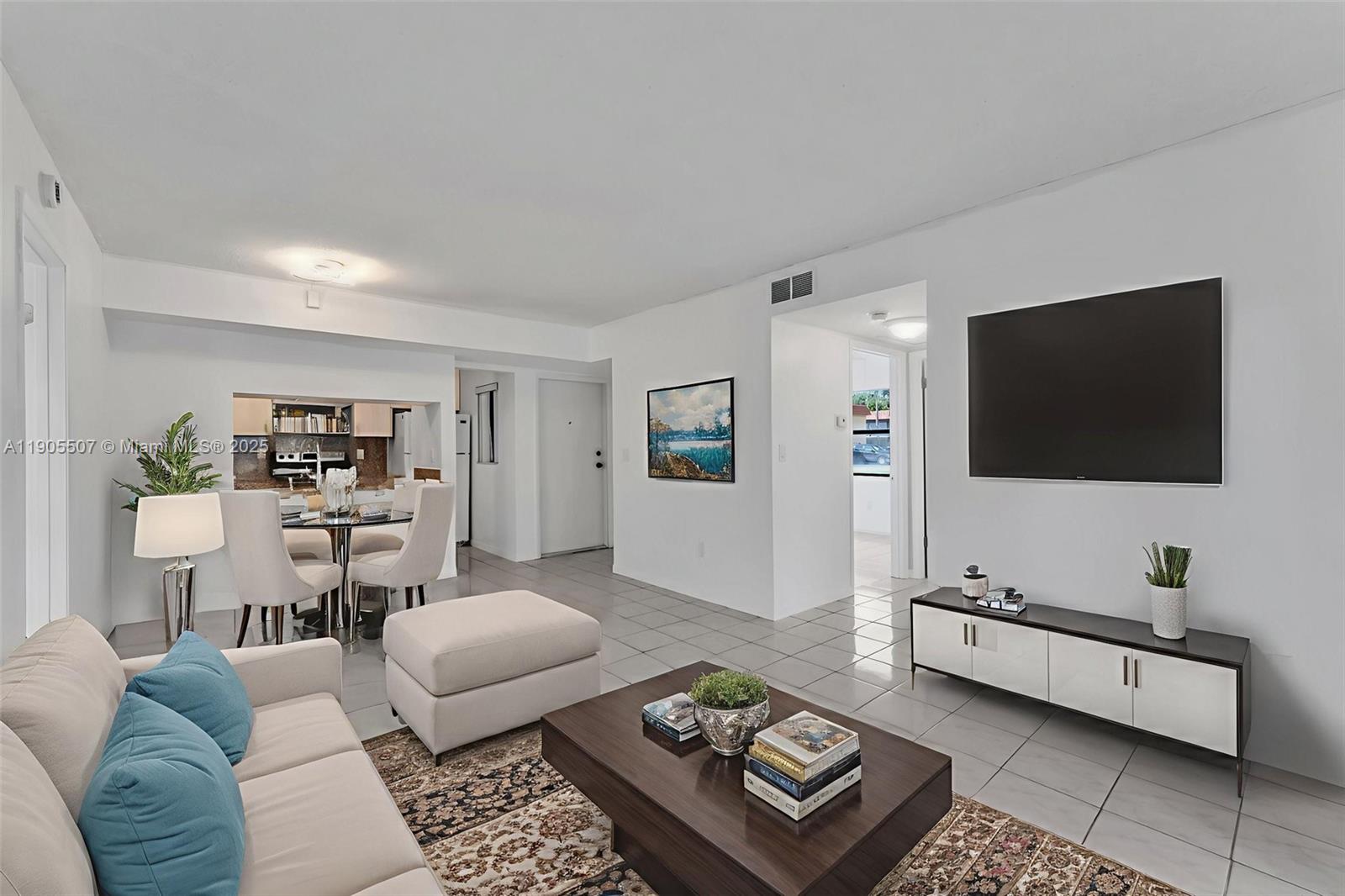 9730 Hammocks Blvd # 28 Unit: 101-28