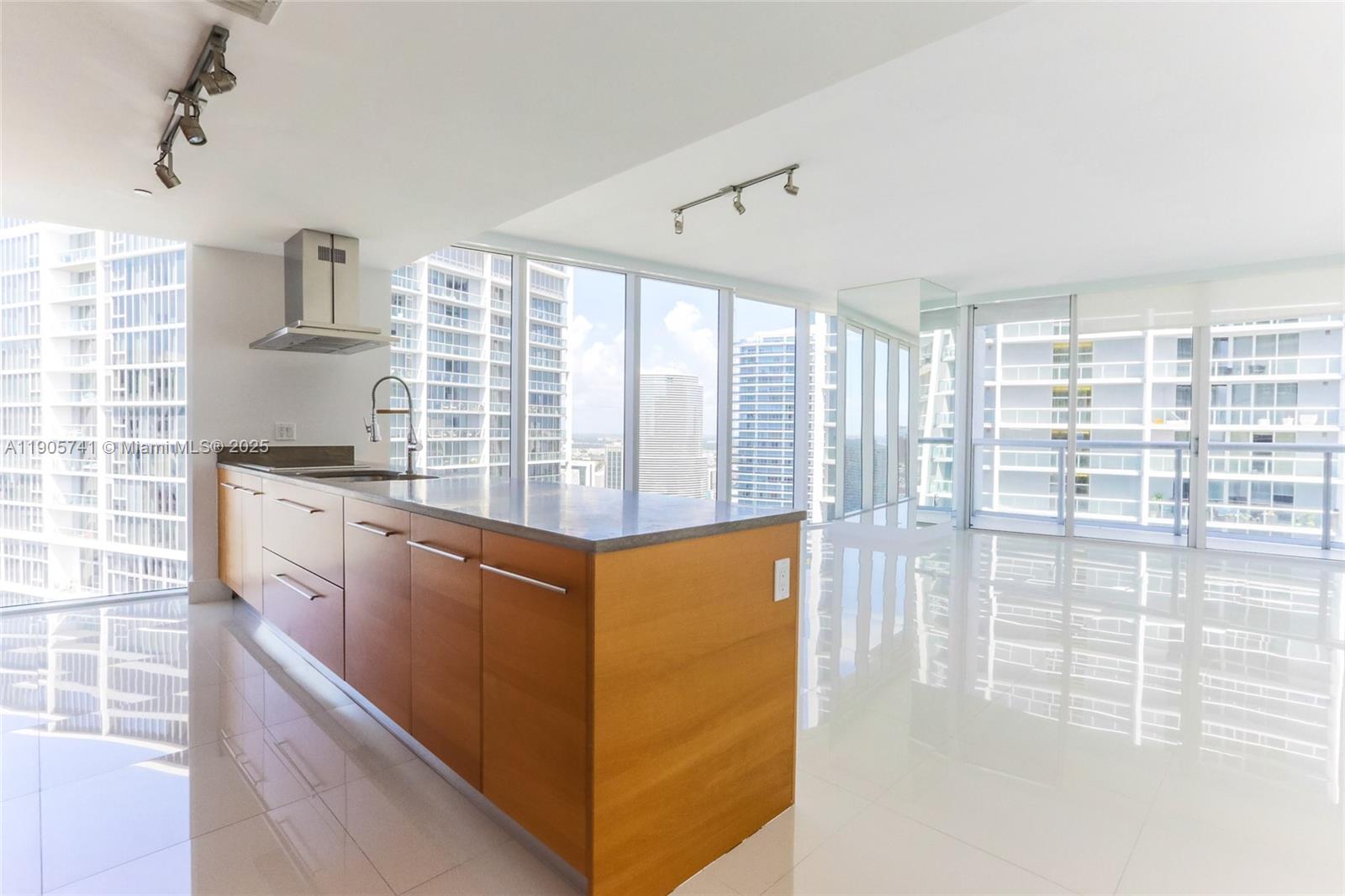 495 Brickell Ave # 1710