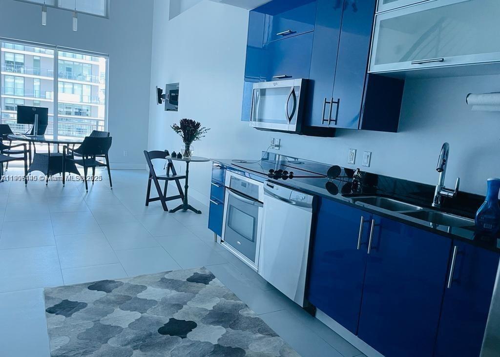 60 SW 13th St # 3606