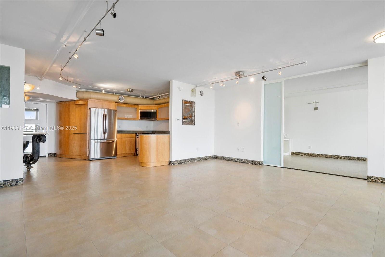 21205 NE 37th Ave # 2204