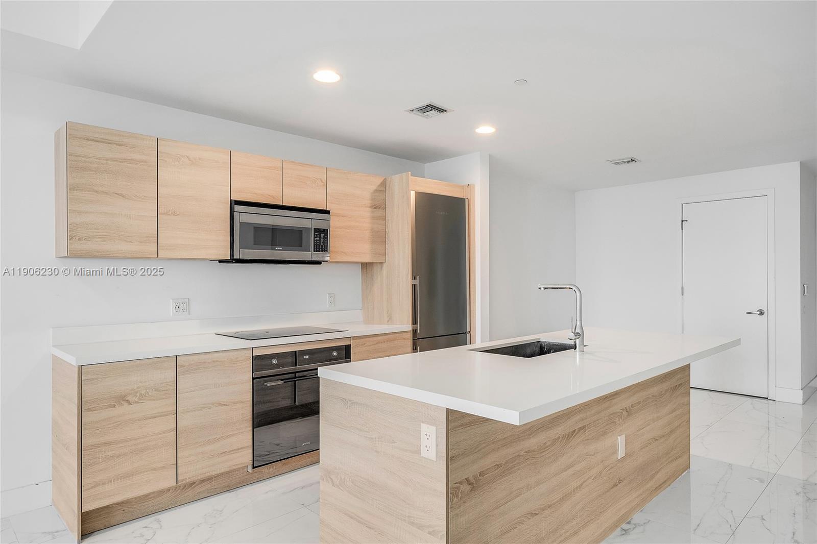 16385 Biscayne Blvd # 3202