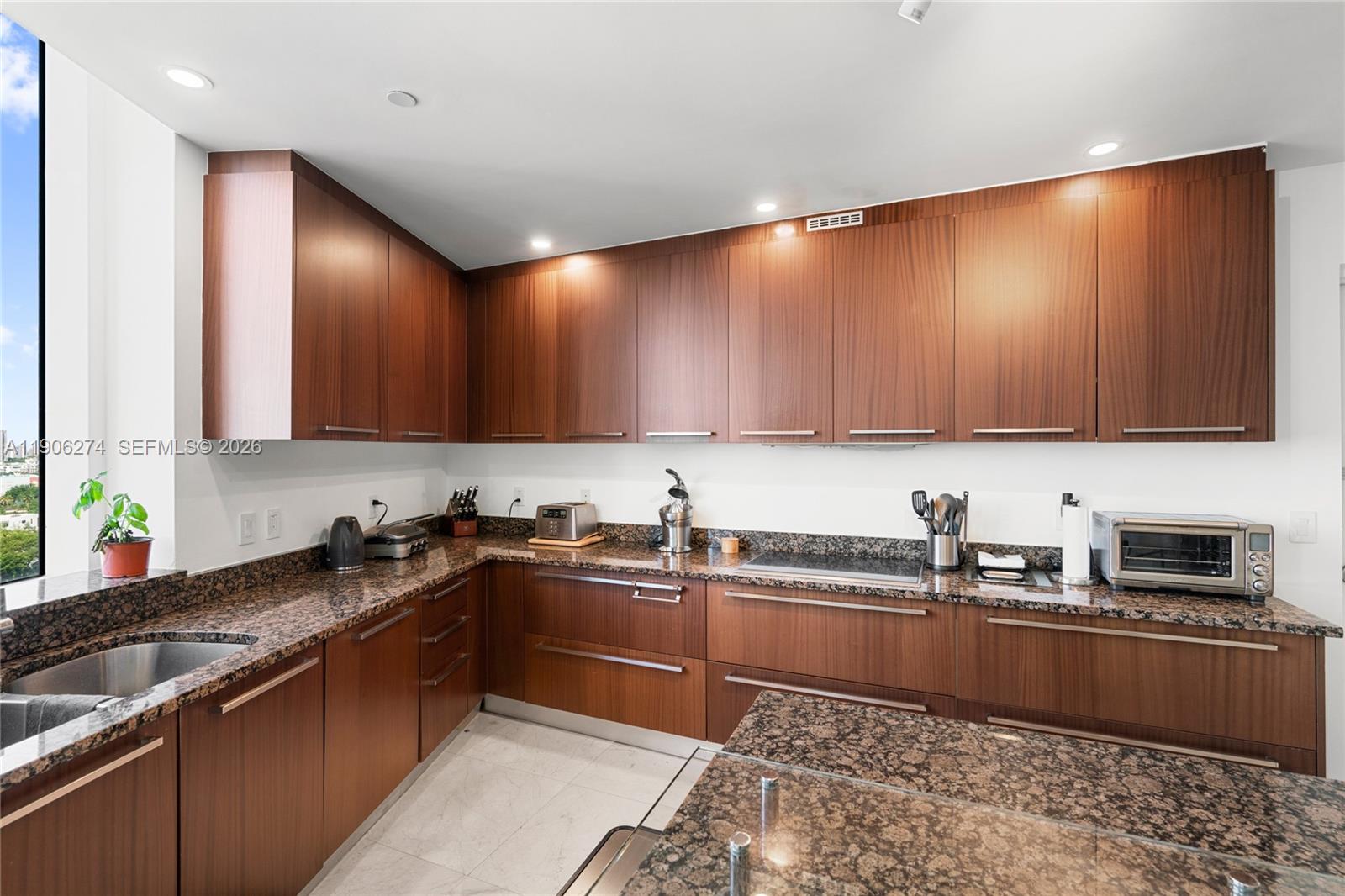 15901 Collins Ave # 1206