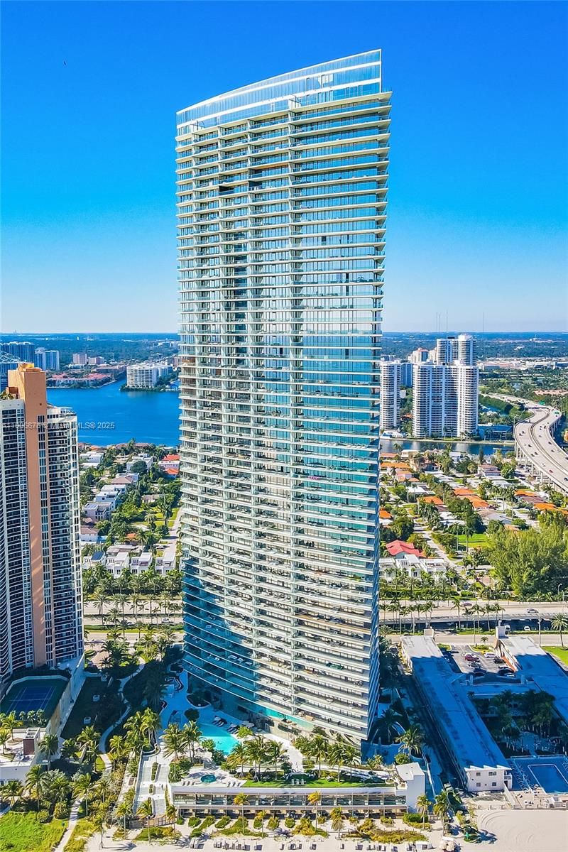 18975 Collins Ave # 2904