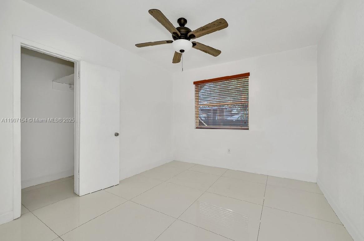 2902 NW 11th St # 2B