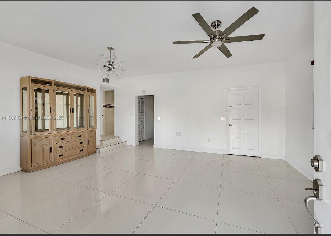 2902 NW 11th St # 2B