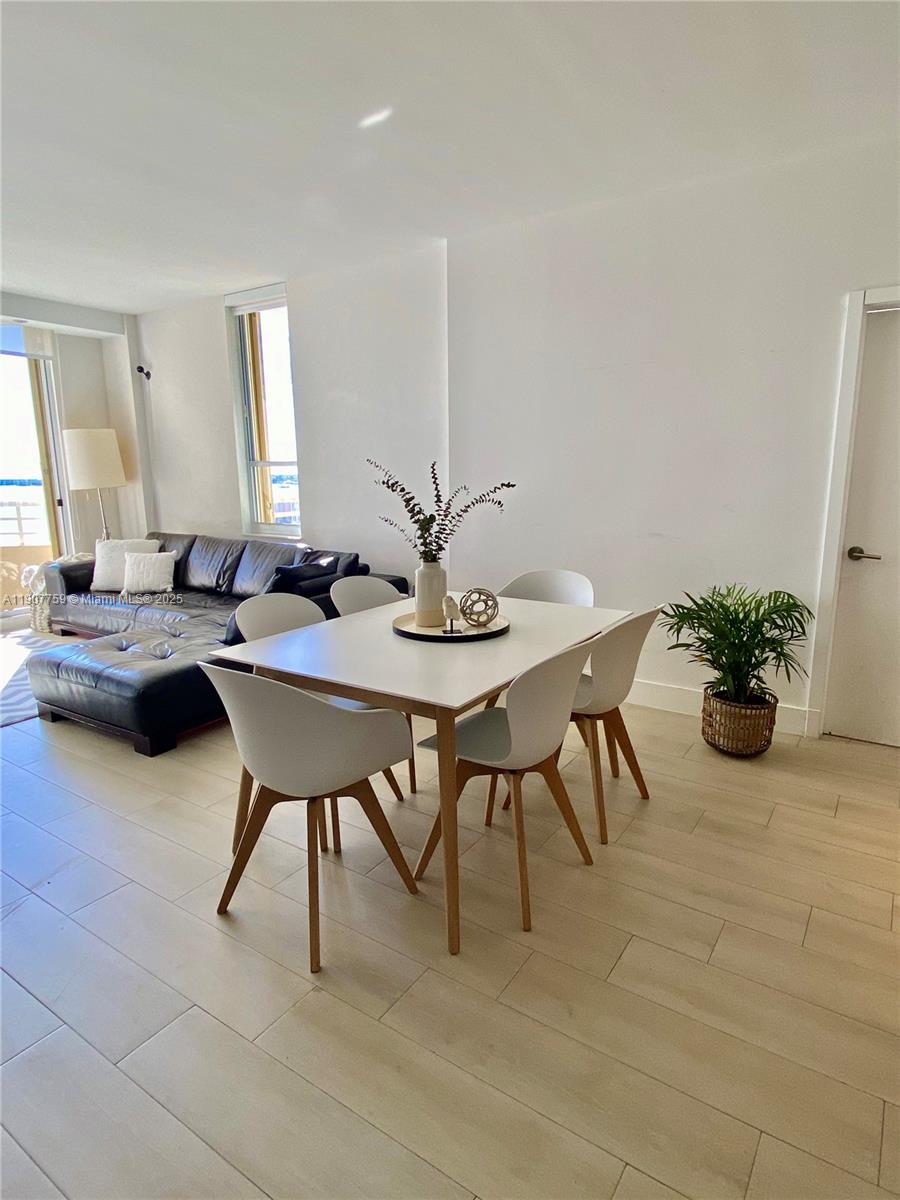 888 Brickell Key Dr # 2209