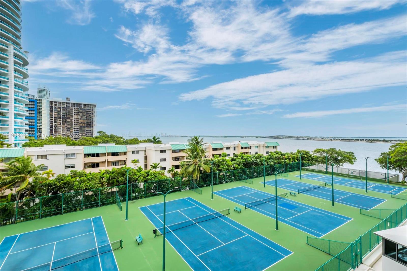 2333 Brickell Ave # 517