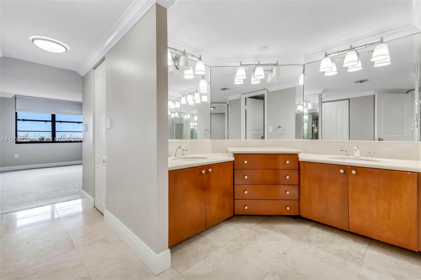 2333 Brickell Ave # 517