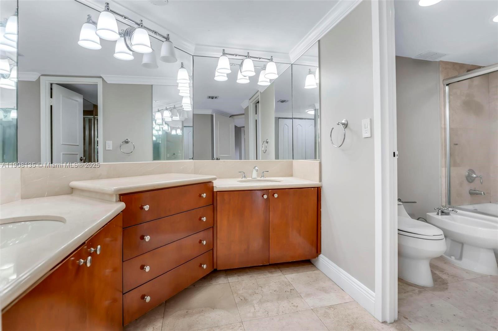 2333 Brickell Ave # 517