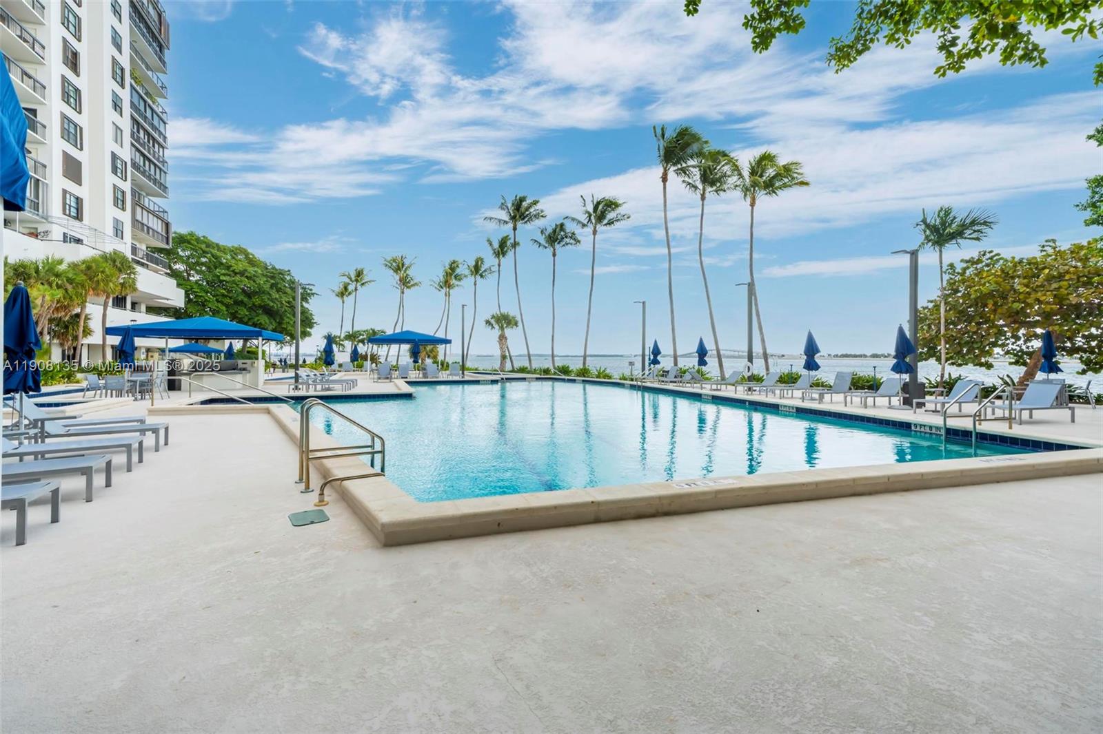 2333 Brickell Ave # 517