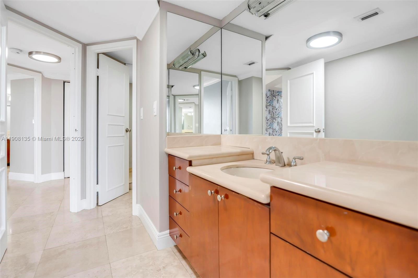 2333 Brickell Ave # 517