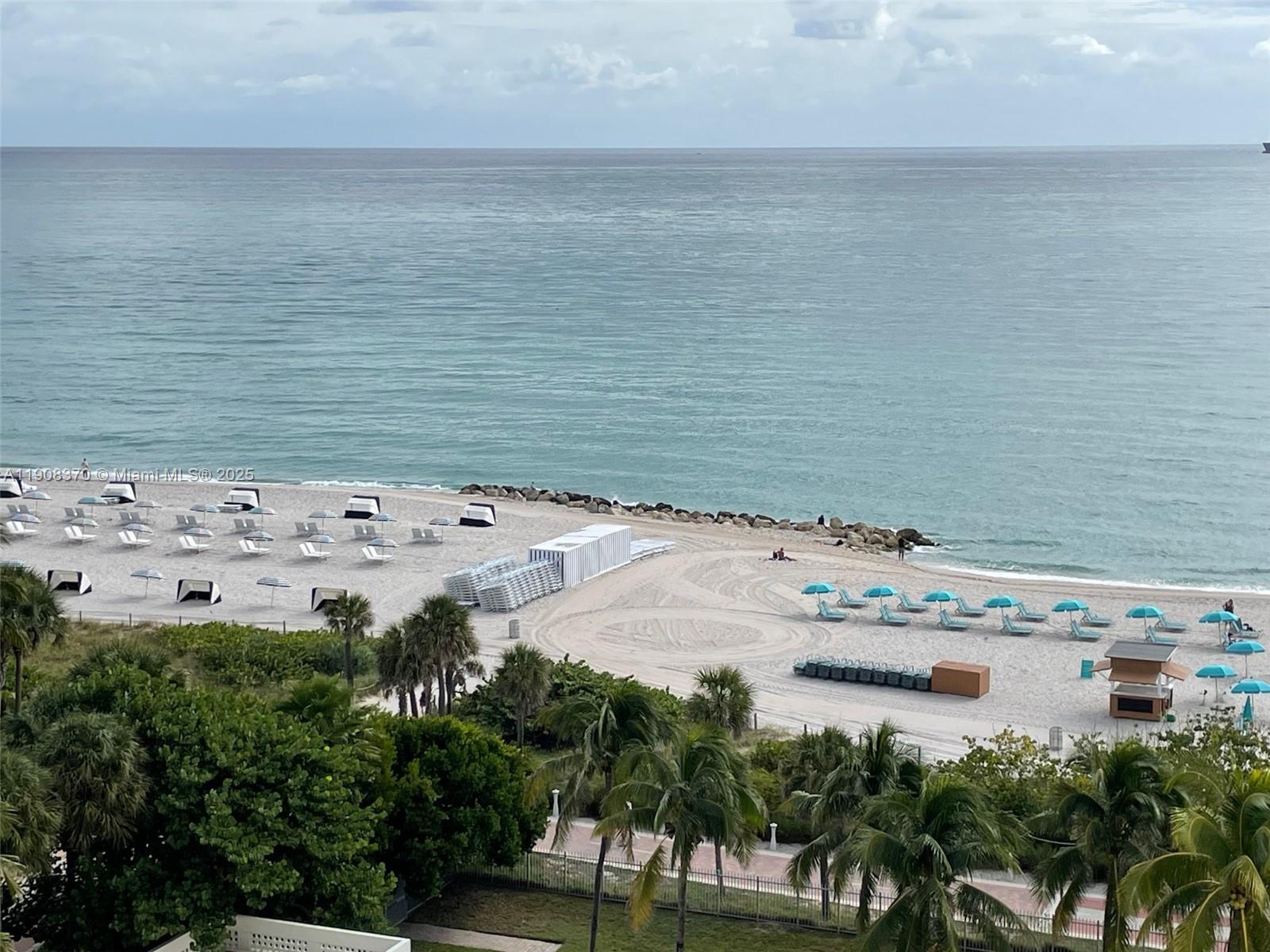 2899 Collins Ave # 1127