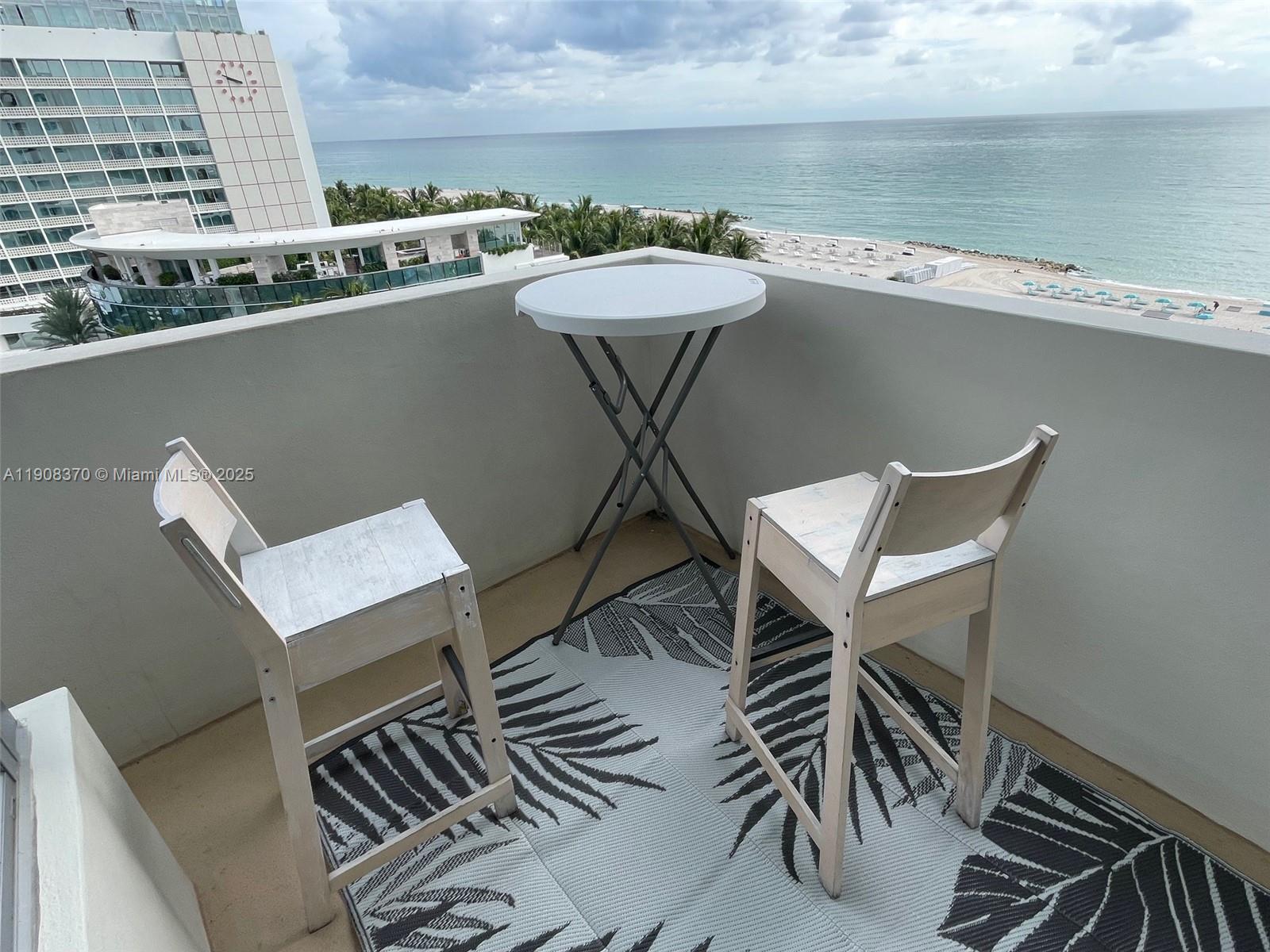 2899 Collins Ave # 1127