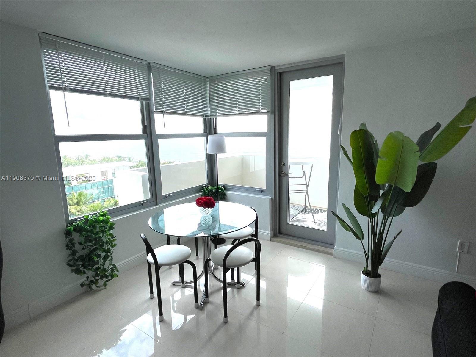 2899 Collins Ave # 1127