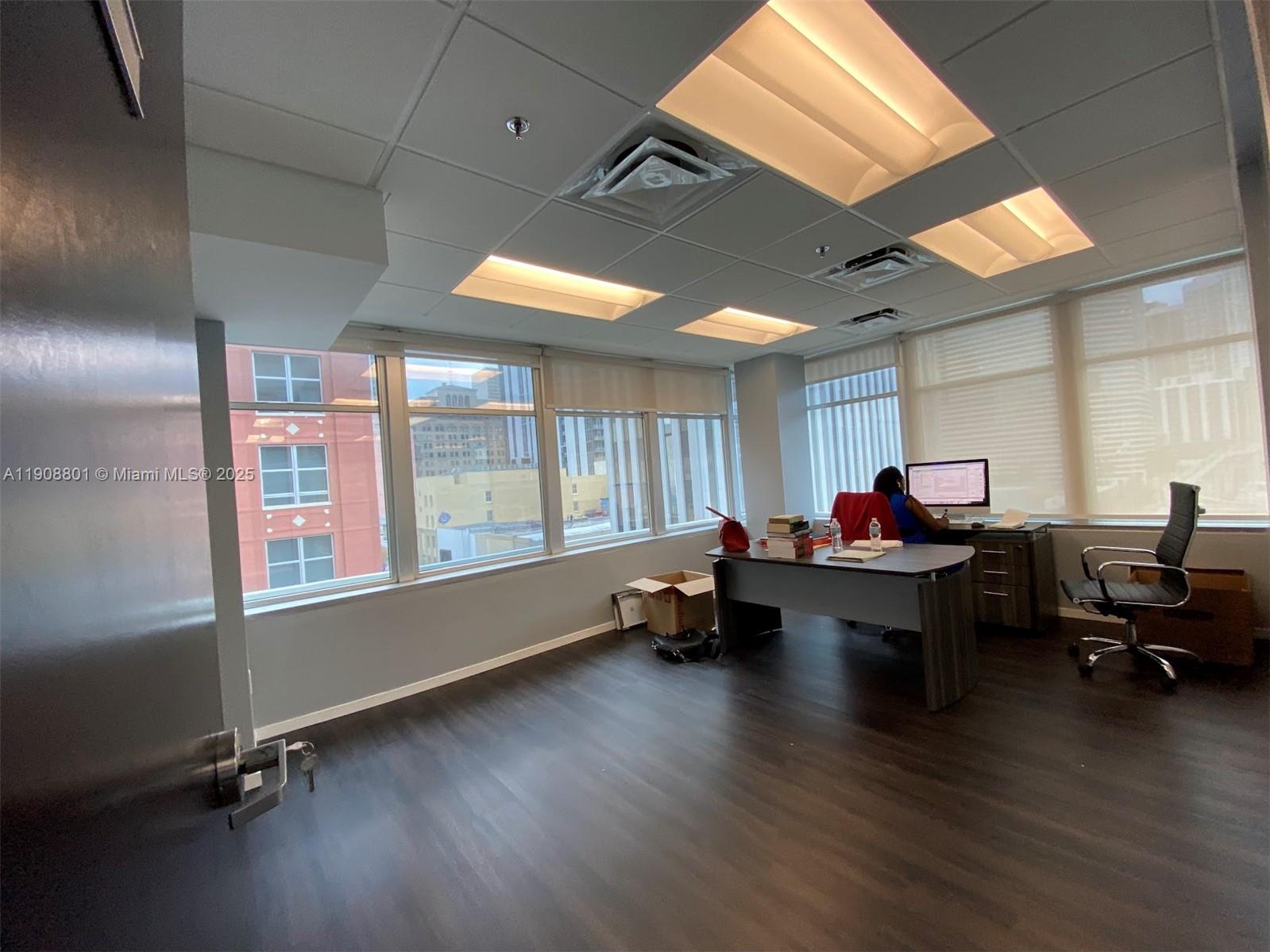 14 NE 1st Ave # 600A