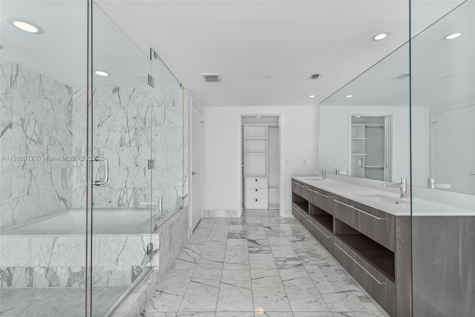 3131 NE 7th Ave # 3505