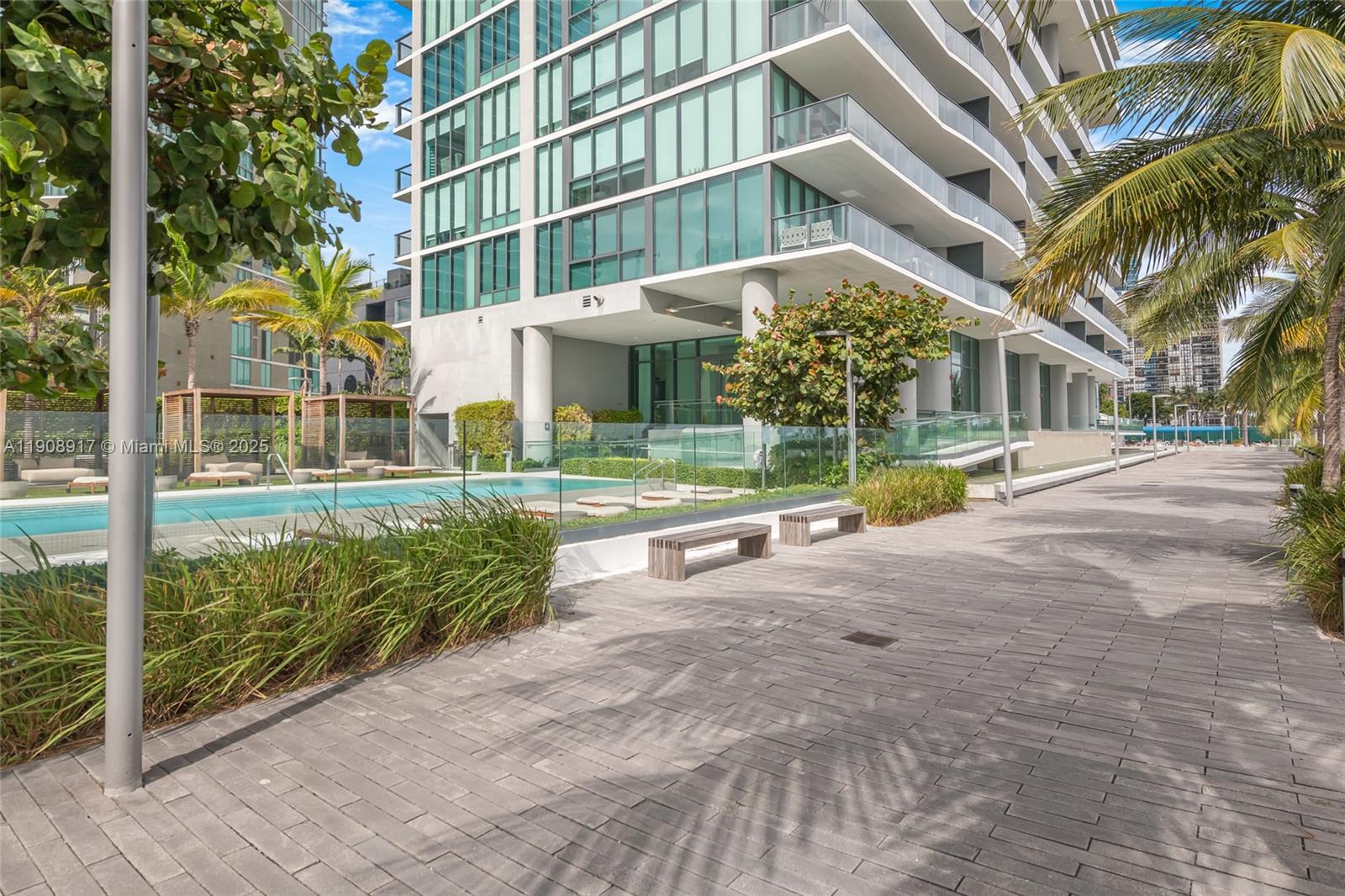 3131 NE 7th Ave # 3505