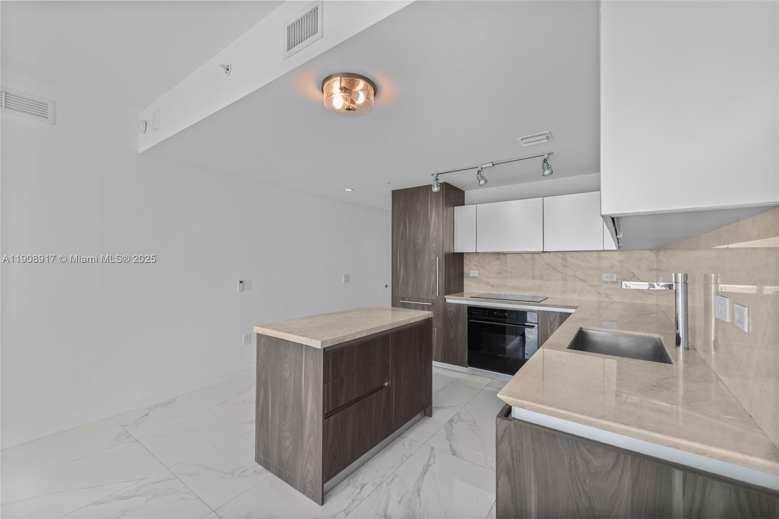 3131 NE 7th Ave # 3505