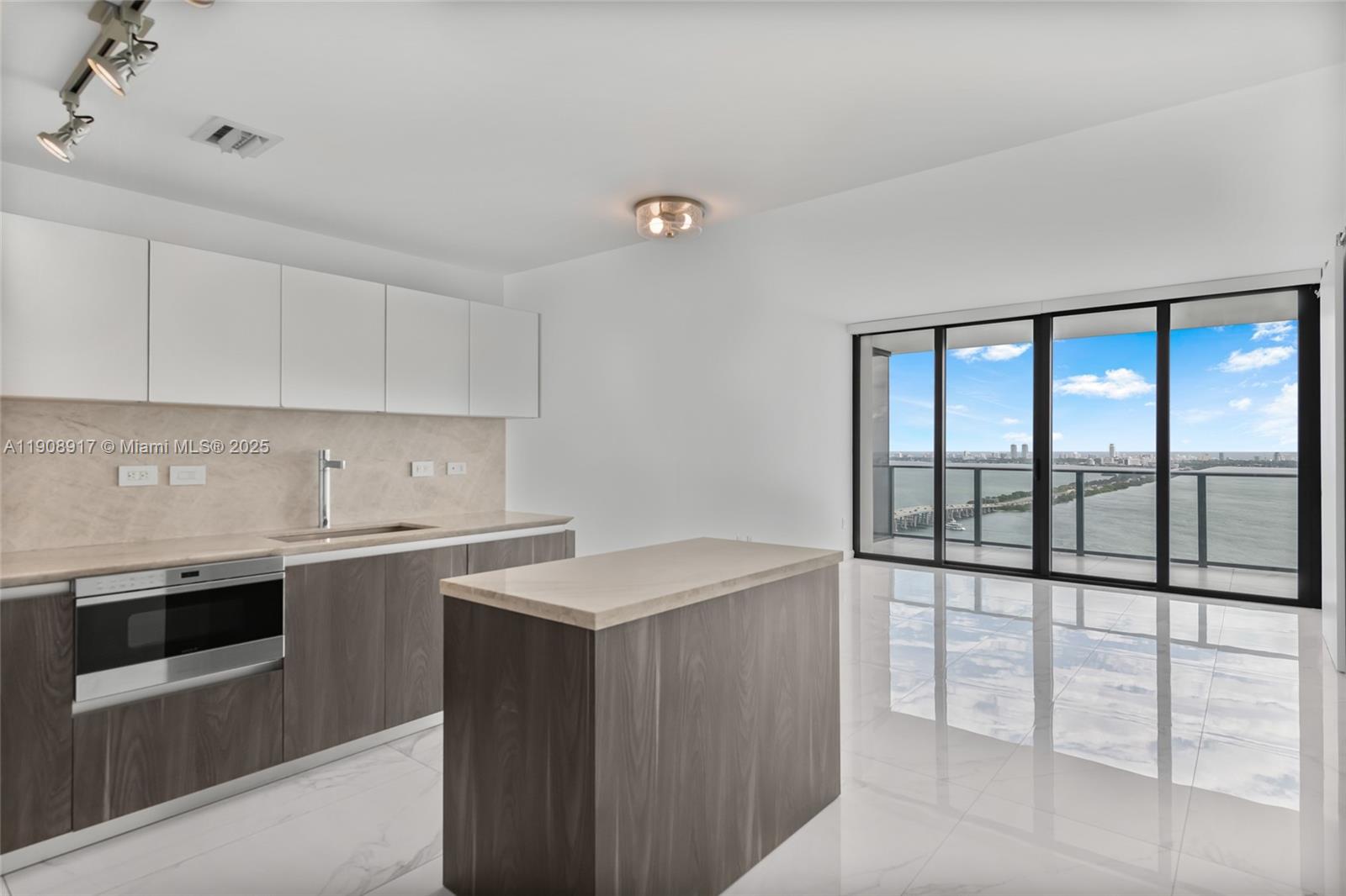 3131 NE 7th Ave # 3505