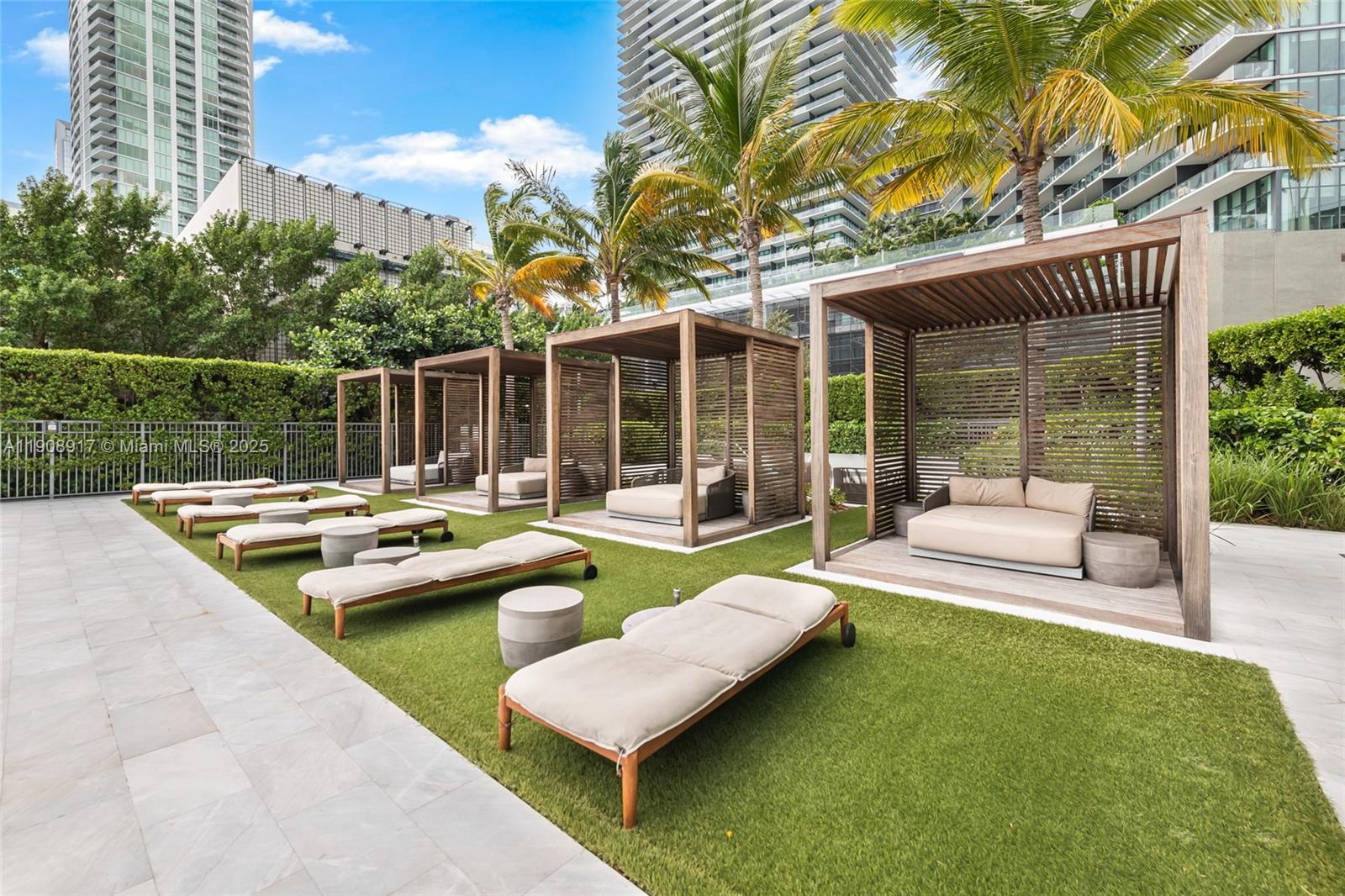 3131 NE 7th Ave # 3505