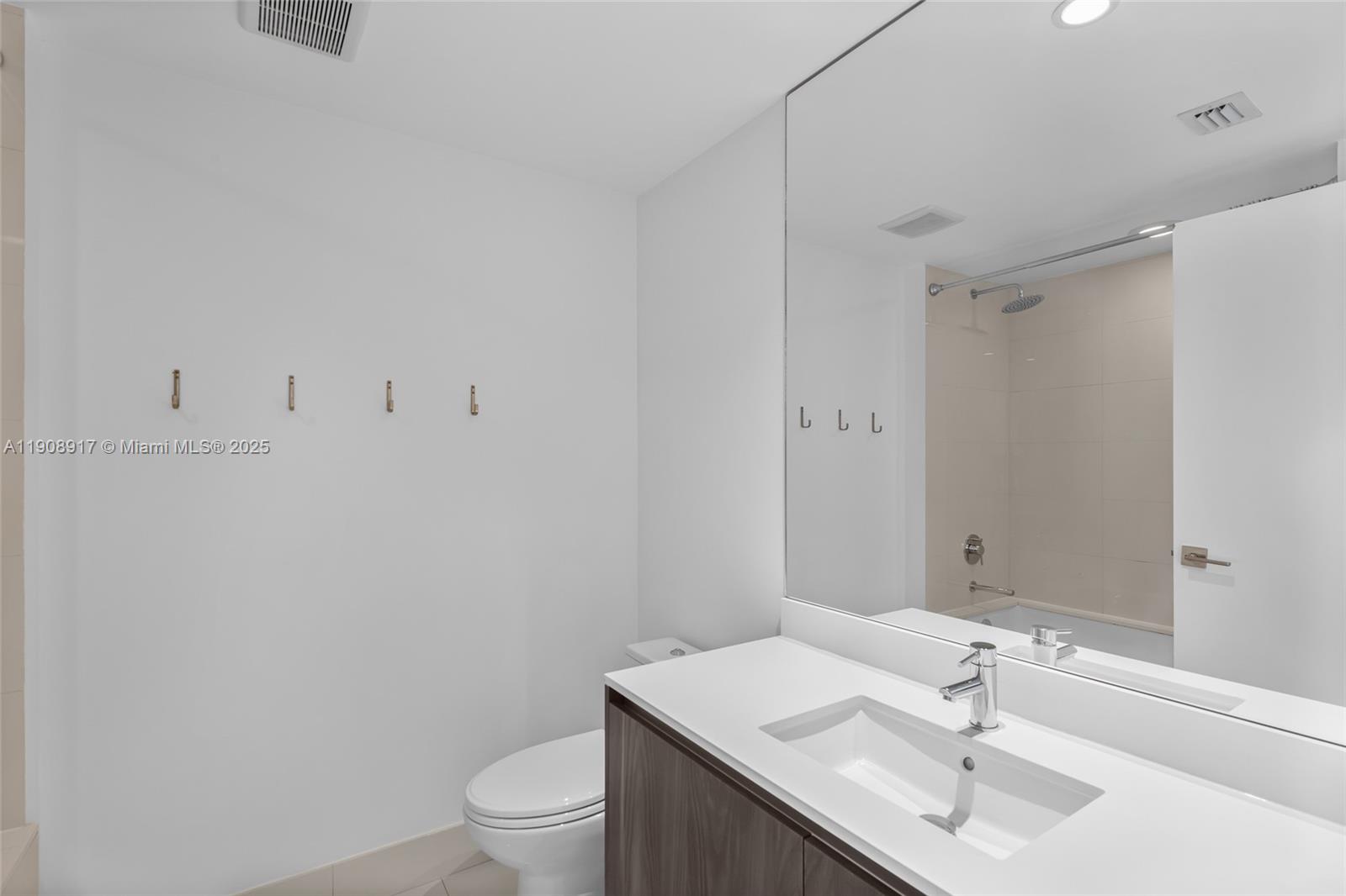 3131 NE 7th Ave # 3505