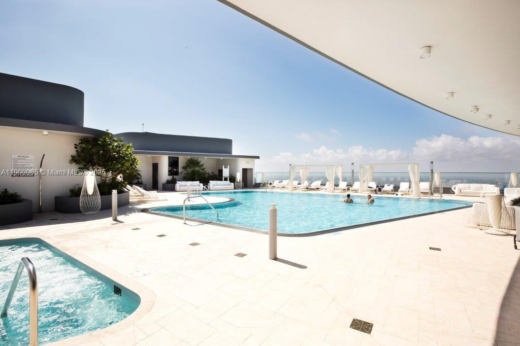 1000 Brickell Plz # 2304