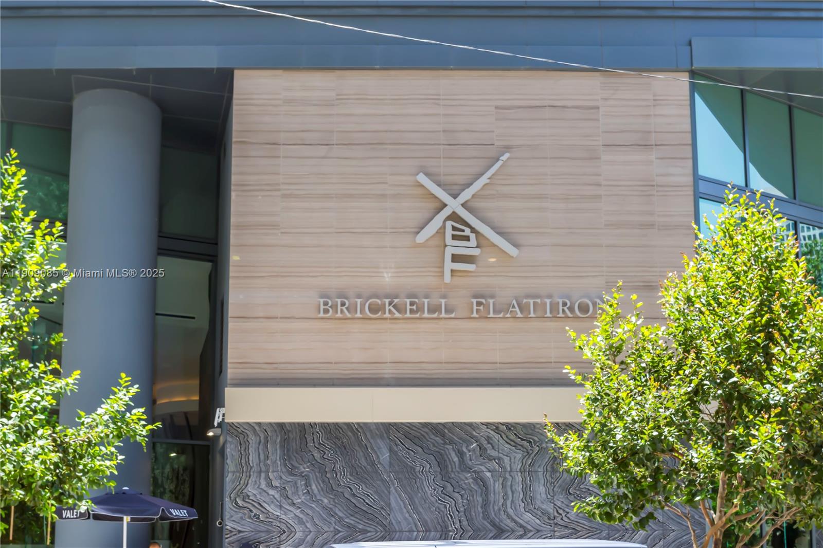 1000 Brickell Plz # 2304