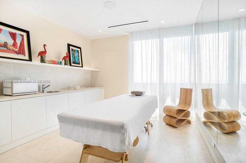 1000 Brickell Plz # 2304