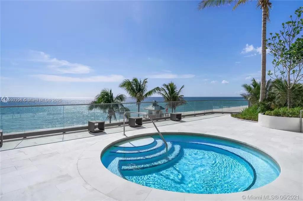 18975 Collins Ave # 1005