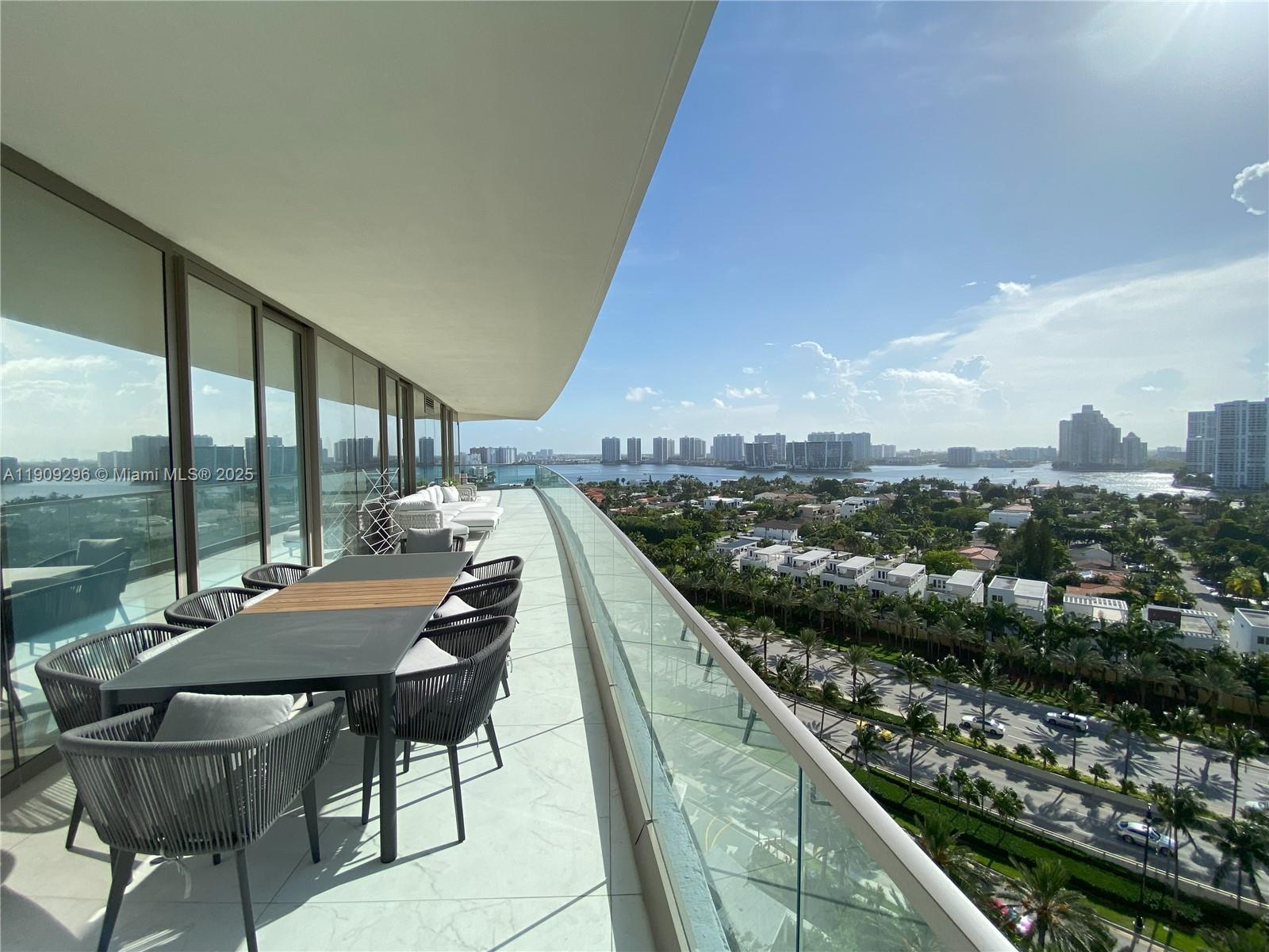 18975 Collins Ave # 1005